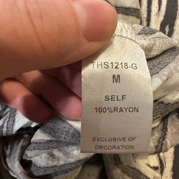 THML Zebra Print Blouse-NWT-Size Medium - Picture 4 of 4